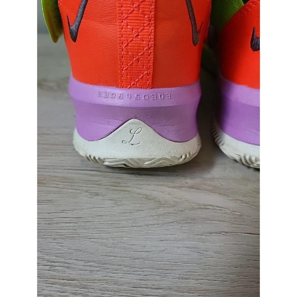 Nike Lebron Soldier Xlll (GS Basketball Sneaker) AR7585-002‎ Size 6.5Y